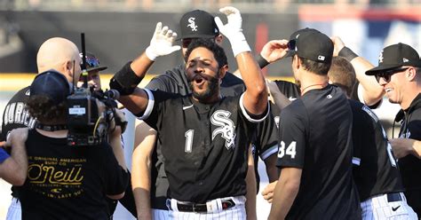 Elvis Andrus hits game-ending single as the Chicago White Sox beat the Boston Red Sox 5-4